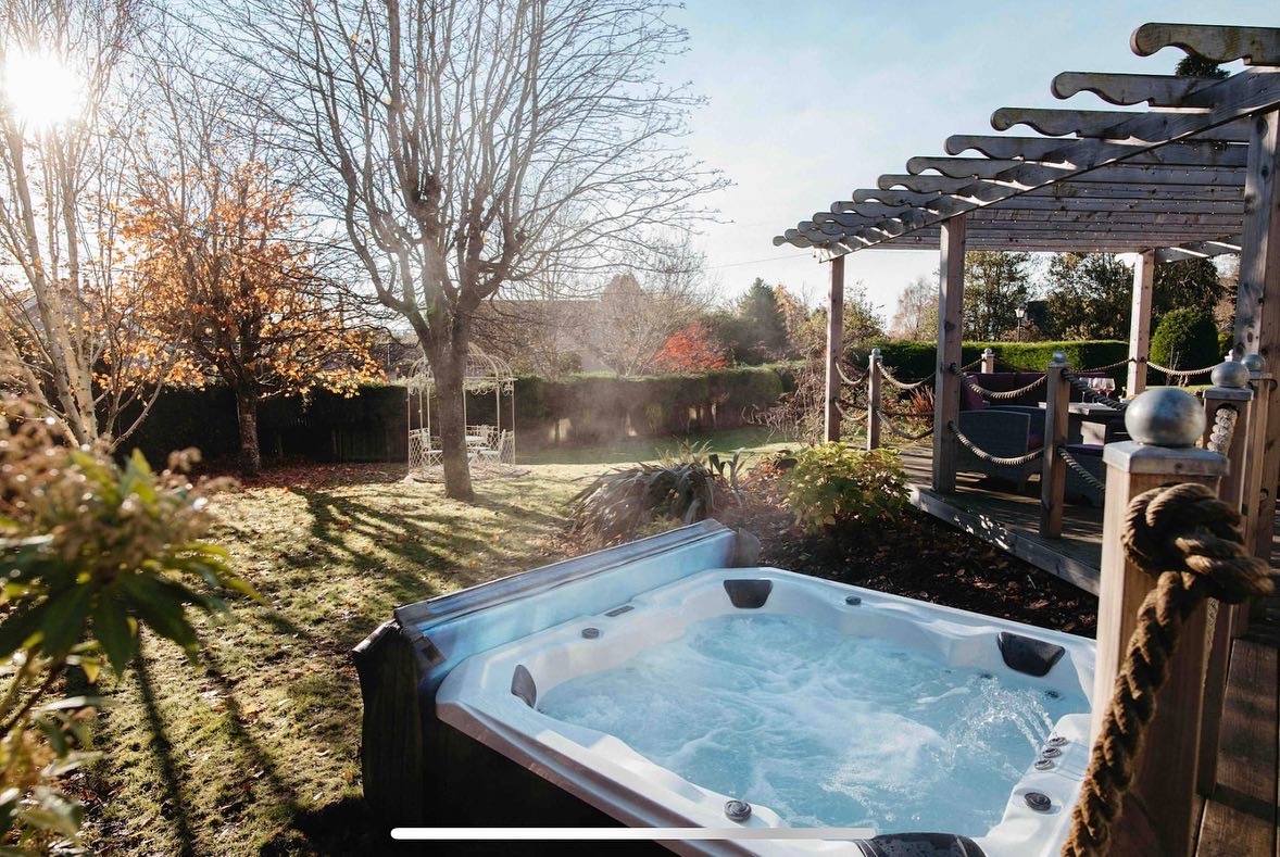 Hot tub in the garden